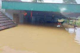1 người chết, 1 người mất tích trong nước lũ khi đi bắt cá