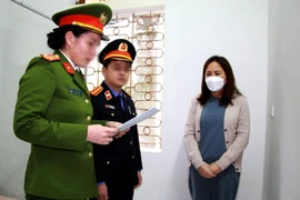 3 cán bộ hải quan bị bắt vì nhận hối lộ