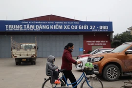 Nhận hối lộ, 1 phó giám đốc và 2 kiểm định viên bị khởi tố 