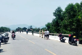Trong ba lô nữ sinh 12 tuổi dưới sông Rào Trổ có lá thư 'con chào cha mẹ'