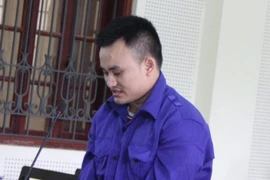 Uống rượu nhớ thù cũ, dùng búa đánh người 