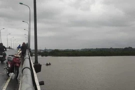 Đã vớt được thi thể thanh niên từ Hà Giang vào Hà Tĩnh nhảy cầu 