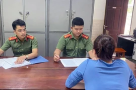 1 phụ nữ đăng video có nội dung sai sự thật lên mạng xã hội