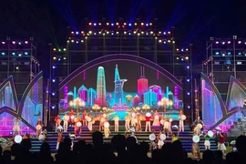 Chương trình nghệ thuật đặc biệt 'Từ Làng Sen đến Thành phố Hồ Chí Minh'