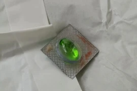 Cứu người phụ nữ 30 tuổi uống viên thuốc quên tách ra khỏi vỉ