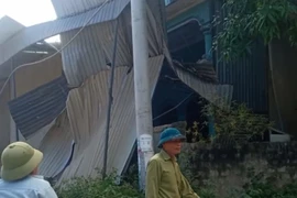 Lại sụt đất bất ngờ làm sập tường nhà, người dân miền núi Nghệ An lo lắng