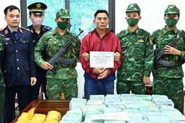 Chở thuê 2 bao tải ma túy lấy tiền công 200 triệu đồng