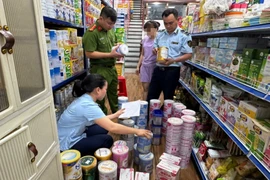 Nghệ An: Phát hiện, thu giữ 186 sản phẩm sữa bột trẻ em nghi nhập lậu 
