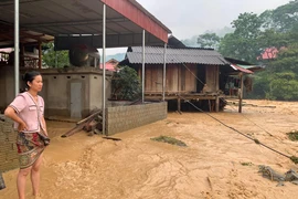 Tìm kiếm một phụ nữ mất tích nghi bị lũ quét cuốn trôi