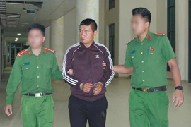 Sang Lào thay tên đổi họ trốn truy nã 6 năm