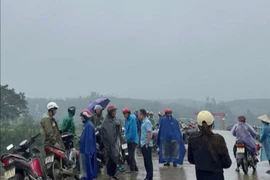 Đang tìm kiếm người đàn ông để xe máy trên cầu Hương Thủy rồi ‘mất tích bí ẩn'