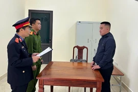 Khởi tố tài xế chuyển hướng xe tải không đảm bảo an toàn gây tai nạn
