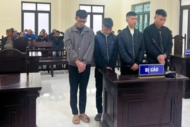 Nhận kết đắng sau khi mua pháo hoa lậu về đốt mừng sinh nhật bạn
