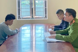 Bắt giữ kẻ đuổi theo cô gái xuống ruộng để cướp tài sản