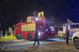 Lật tàu chở hơn 20 người ở hồ Thác Bà, 6 người đang mất tích 