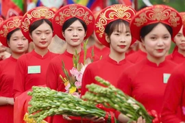 Hàng vạn người dân hành hương về Đền Hùng ngày Giỗ Tổ