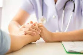 Từ vụ bác sĩ bị phạt vì lộ thông tin bệnh nhân, việc bảo mật thông tin được quy định ra sao?