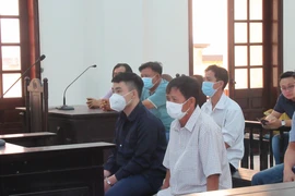 Lại hoãn xử vụ 2 cha con đánh gãy chân ông thợ hồ
