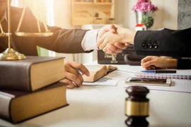 Các hành vi luật sư không được làm trong quan hệ với đồng nghiệp
