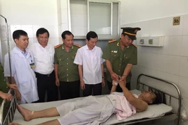 Một thượng úy công an bị chém trọng thương khi làm nhiệm vụ