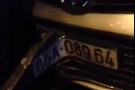 Va chạm giao thông bỏ chạy, tài xế bị dân truy đuổi