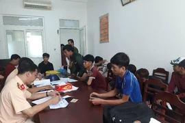 66 quái xế nháo nhào bỏ chạy khi thấy công an