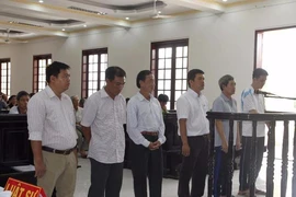 Trưởng phòng Công thương tham ô bị đề nghị 10-12 năm tù