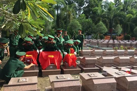 Bến Tre truy điệu và cải táng 7 hài cốt liệt sĩ vô danh