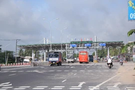 Sáng 21-8, BOT Cai Lậy tiếp tục bỏ ngỏ cho xe qua lại