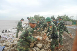 Tiền Giang: Sơ tán hàng ngàn hộ dân tránh bão số 9