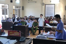 Quang cảnh phiên tòa sơ thẩm - ảnh M.NGỌC
