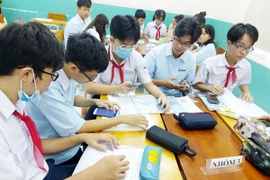 Sử dụng điện thoại trong giờ học: Nơi mạnh dạn, nơi dè dặt