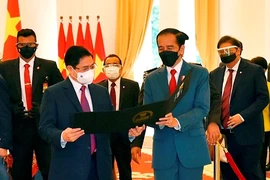 Giữ vững cơ đồ, vươn tới hùng​ cường