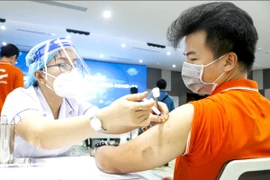 Lưu ý quan trọng khi tiêm vaccine phòng COVID-19