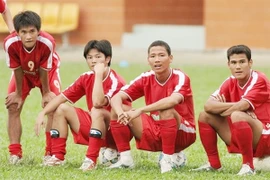 Phạm Văn Quyến bên cạnh Công Vinh, Anh Đức, Phan Thanh Bình. Ảnh: TƯ LIỆU