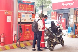 Giải bài toán giá xăng dầu tăng kỷ lục