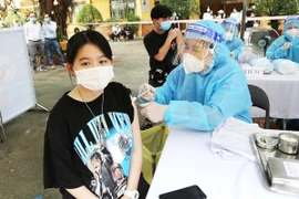 TP.HCM bắt đầu tiêm vaccine mũi 3 cho người dân