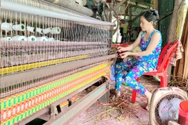 Làng chiếu trăm tuổi ở miền Tây rộn ràng đón tết