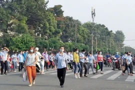 Khoản tiền thưởng Tết mà người lao động được nhận phải chịu thuế TNCN. Ảnh: PHONG ĐIỀN