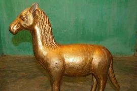 Bí ẩn giấc mơ ngựa vàng