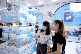 AB Beauty World ‘tung’ khẩu trang chuẩn EU giá 20-50K/hộp ​