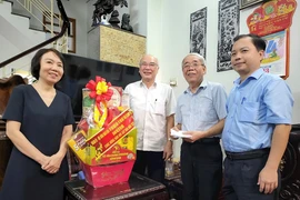 Lãnh đạo TP.HCM thăm, chúc Tết các đơn vị, gia đình có hoàn cảnh khó khăn