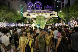 Đường hoa xuân Nguyễn Huệ 2023 đạt kỷ lục 1,2 triệu lượt khách tham quan