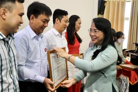 Tuyên dương 55 tập thể và 103 cá nhân tiêu biểu trong học tập và làm theo Bác Hồ