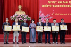 Trung ương MTTQ Việt Nam tặng Bằng khen 7 tập thể, 15 kiều bào tiêu biểu