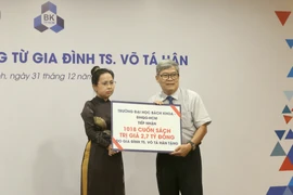 Kiều bào Mỹ tặng lô sách quý trị giá 2,7 tỉ đồng cho trường ĐH Bách Khoa TP.HCM