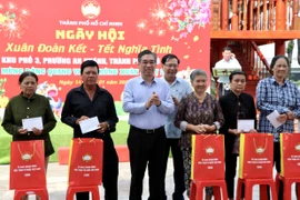 Lãnh đạo TP.HCM dự ngày hội ‘Xuân đoàn kết - Tết nghĩa tình‘ với người dân TP Thủ Đức