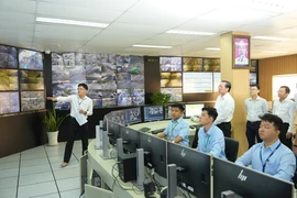 Chủ tịch Phan Văn Mãi chúc Tết Trung tâm Quản lý điều hành giao thông đô thị