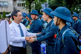 435 thanh niên quận 10, Tân Bình lên đường nhập ngũ