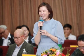 Kiều bào mong gỡ vướng quy định để được nhập quốc tịch Việt Nam